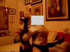 Sesso caldo mamma avendo giovane scopa anziana sesso con giovane